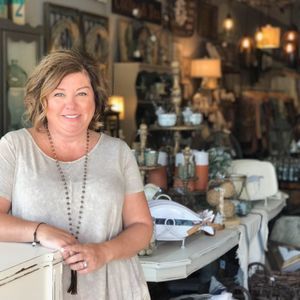 Meet your Posher, Debbie